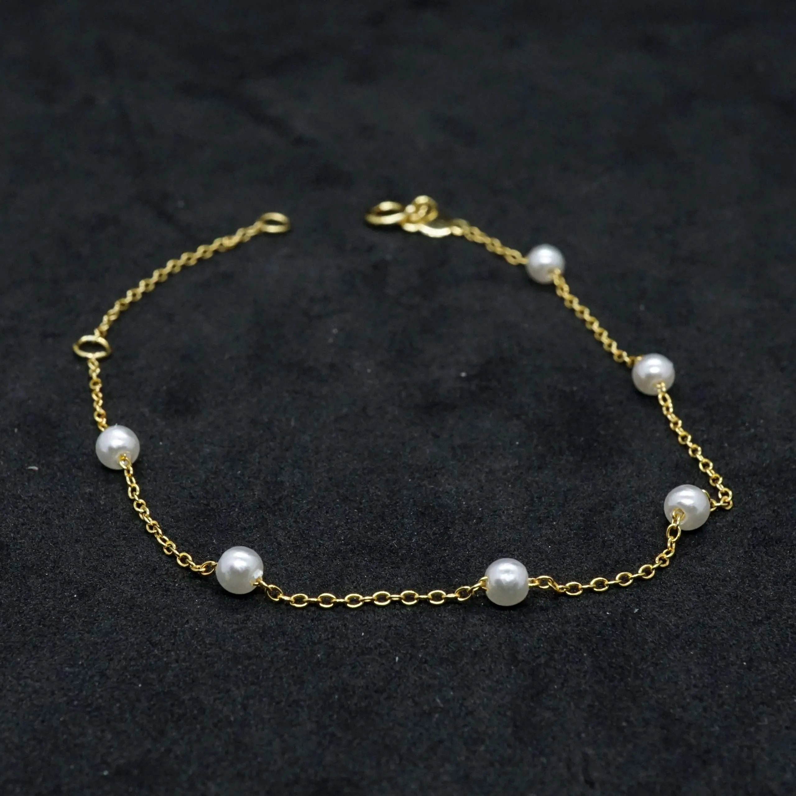 Celesta X - Elegant Freshwater Pearl Bracelet