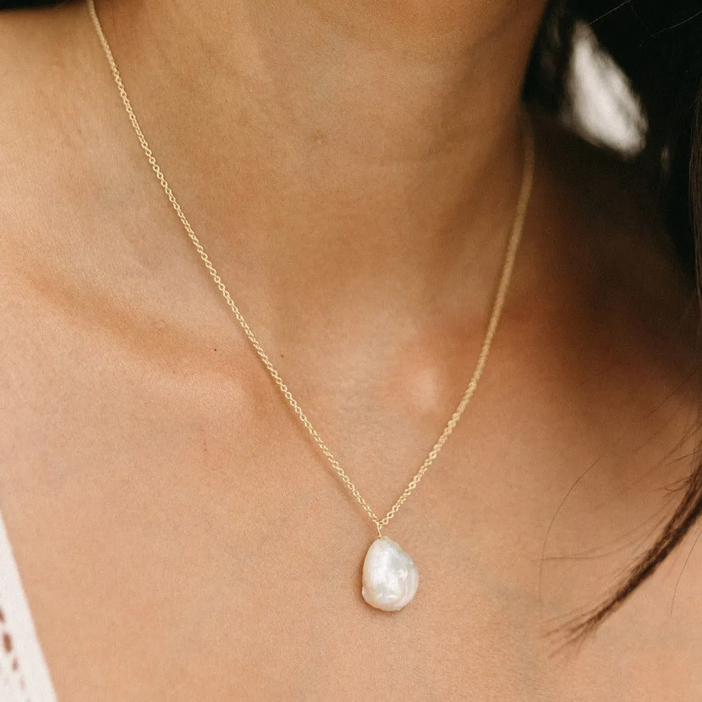 Isla Pearl Necklace