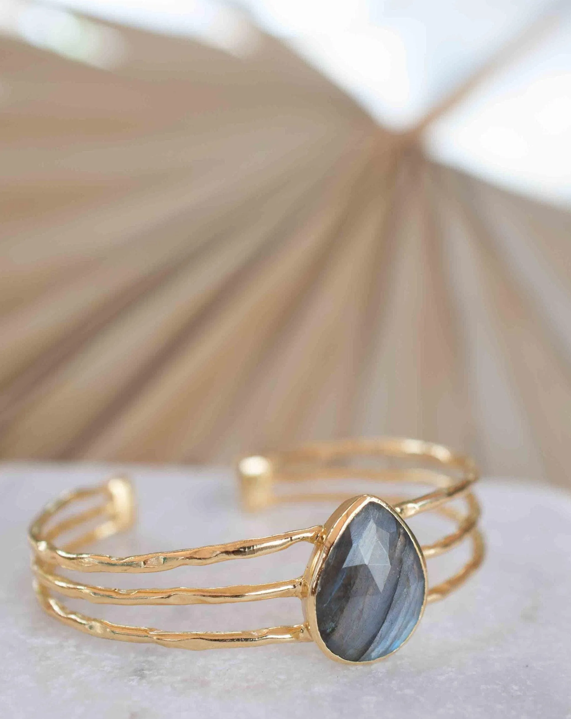 Labradorite Adjustable Bracelet ~ Gold Plated 18k ~ MB046